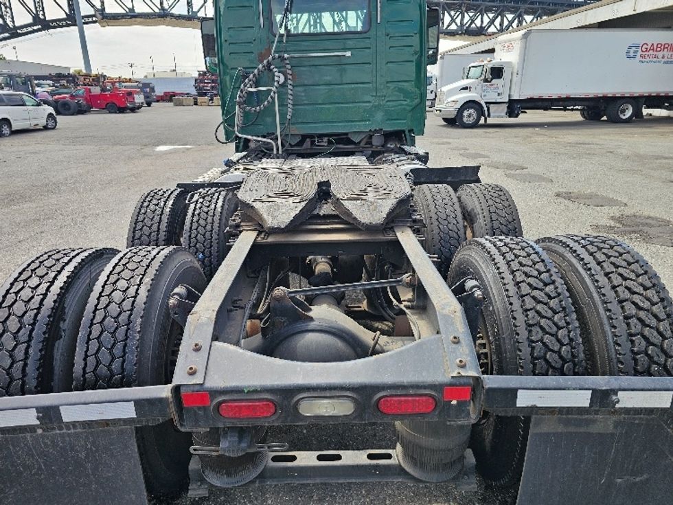 Day Cab Tractor-Heavy Duty Tractors-Volvo-2019-VNL64T300-Kearny-NJ-466,160\n\t\tmiles-$ 38,250 - Image 6