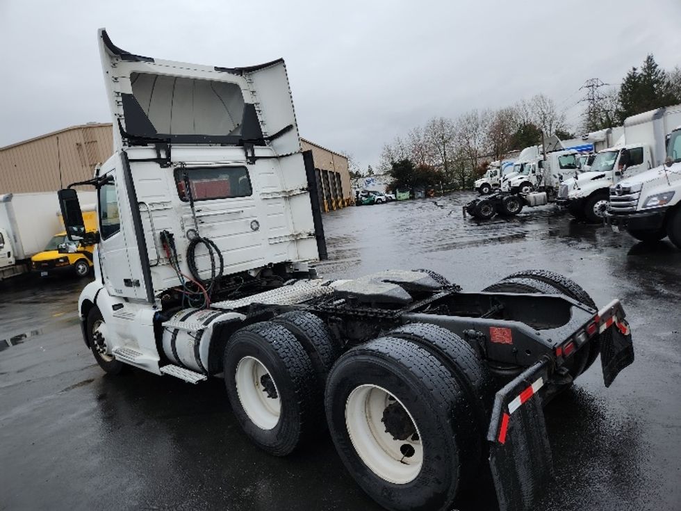 Day Cab Tractor-Heavy Duty Tractors-Volvo-2019-VNL64T300-Kent-WA-378,951\n\t\tmiles-$ 41,500 - Image 5