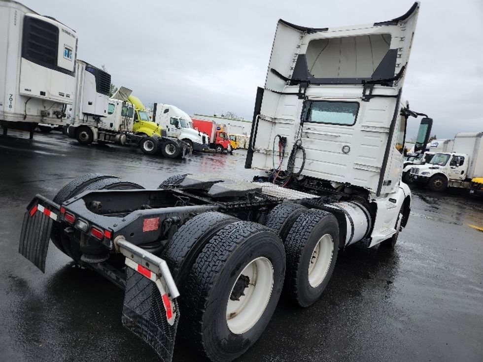 Day Cab Tractor-Heavy Duty Tractors-Volvo-2019-VNL64T300-Kent-WA-378,951\n\t\tmiles-$ 41,500 - Image 7