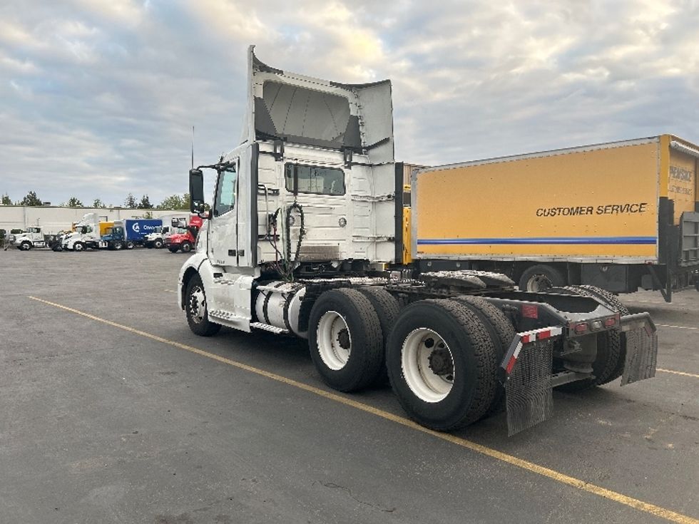 Day Cab Tractor-Heavy Duty Tractors-Volvo-2019-VNL64T300-Kent-WA-417,991\n\t\tmiles-$ 40,500 - Image 5