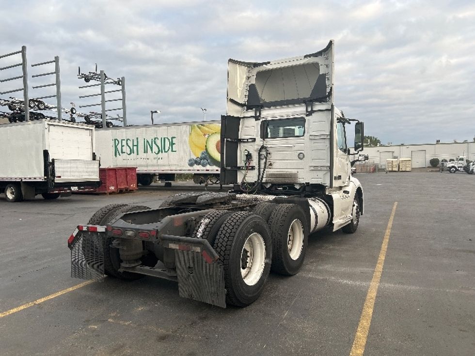 Day Cab Tractor-Heavy Duty Tractors-Volvo-2019-VNL64T300-Kent-WA-417,991\n\t\tmiles-$ 40,500 - Image 7