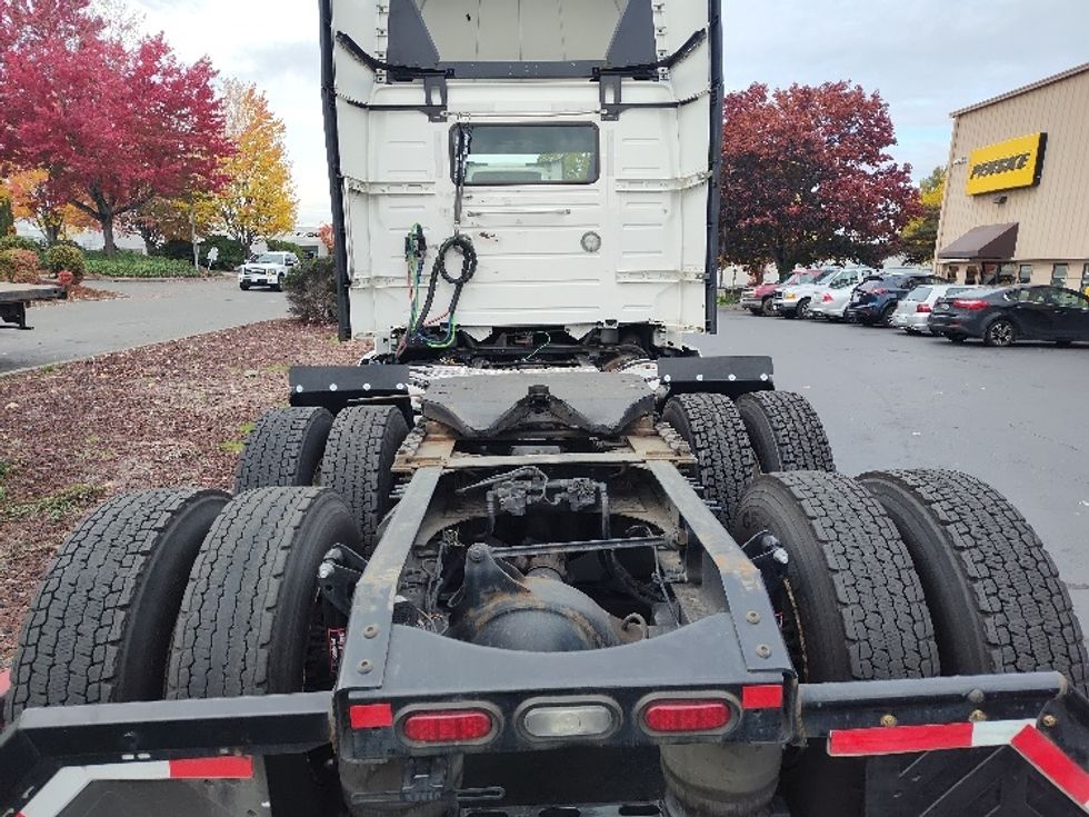 Day Cab Tractor-Heavy Duty Tractors-Volvo-2019-VNL64T300-Kent-WA-435,899\n\t\tmiles-$ 40,000 - Image 6