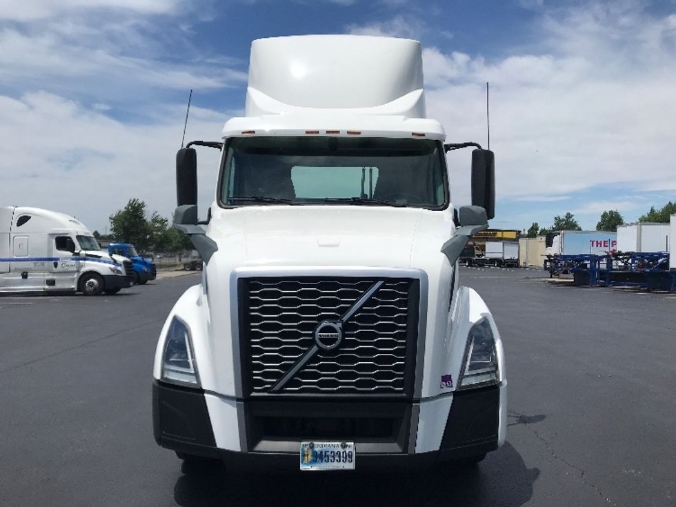 Day Cab Tractor-Heavy Duty Tractors-Volvo-2019-VNL64T300-Lancaster-PA-339,123\n\t\tmiles-$ 43,000 - Image 2