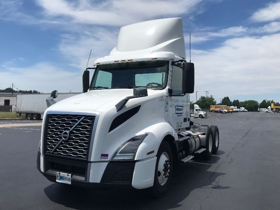Day Cab Tractor-Heavy Duty Tractors-Volvo-2019-VNL64T300-Lancaster-PA-339,123\n\t\tmiles-$ 43,000 - Image 3