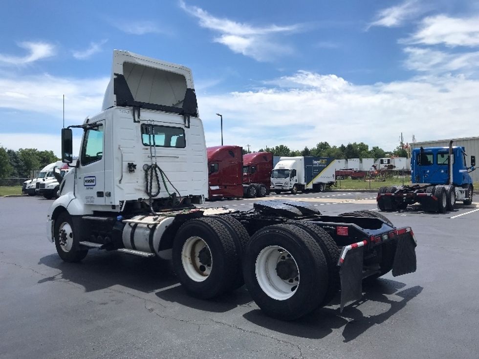 Day Cab Tractor-Heavy Duty Tractors-Volvo-2019-VNL64T300-Lancaster-PA-339,123\n\t\tmiles-$ 43,000 - Image 5