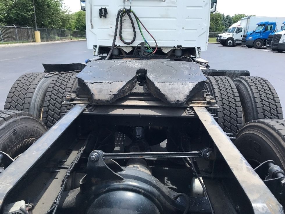 Day Cab Tractor-Heavy Duty Tractors-Volvo-2019-VNL64T300-Lancaster-PA-339,123\n\t\tmiles-$ 43,000 - Image 6