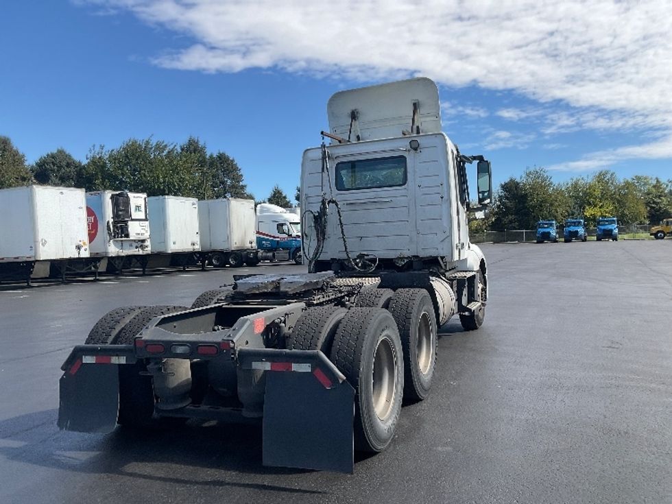 Day Cab Tractor-Heavy Duty Tractors-Volvo-2019-VNL64T300-Lancaster-PA-585,950\n\t\tmiles-$ 27,500 - Image 7