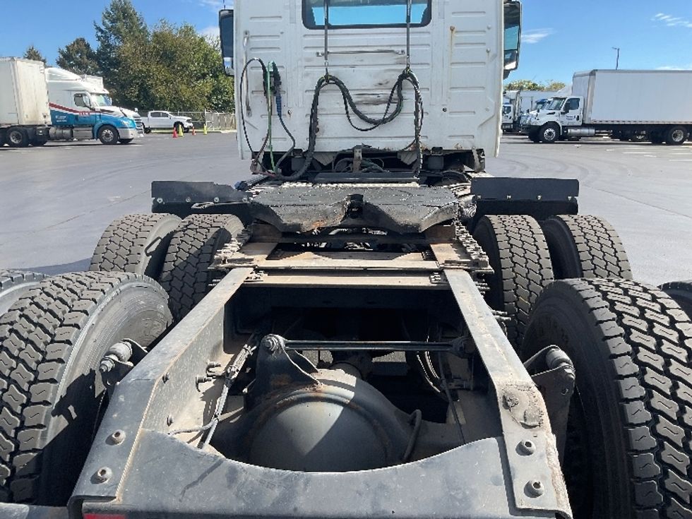 Day Cab Tractor-Heavy Duty Tractors-Volvo-2019-VNL64T300-Lancaster-PA-629,137\n\t\tmiles-$ 24,000 - Image 6