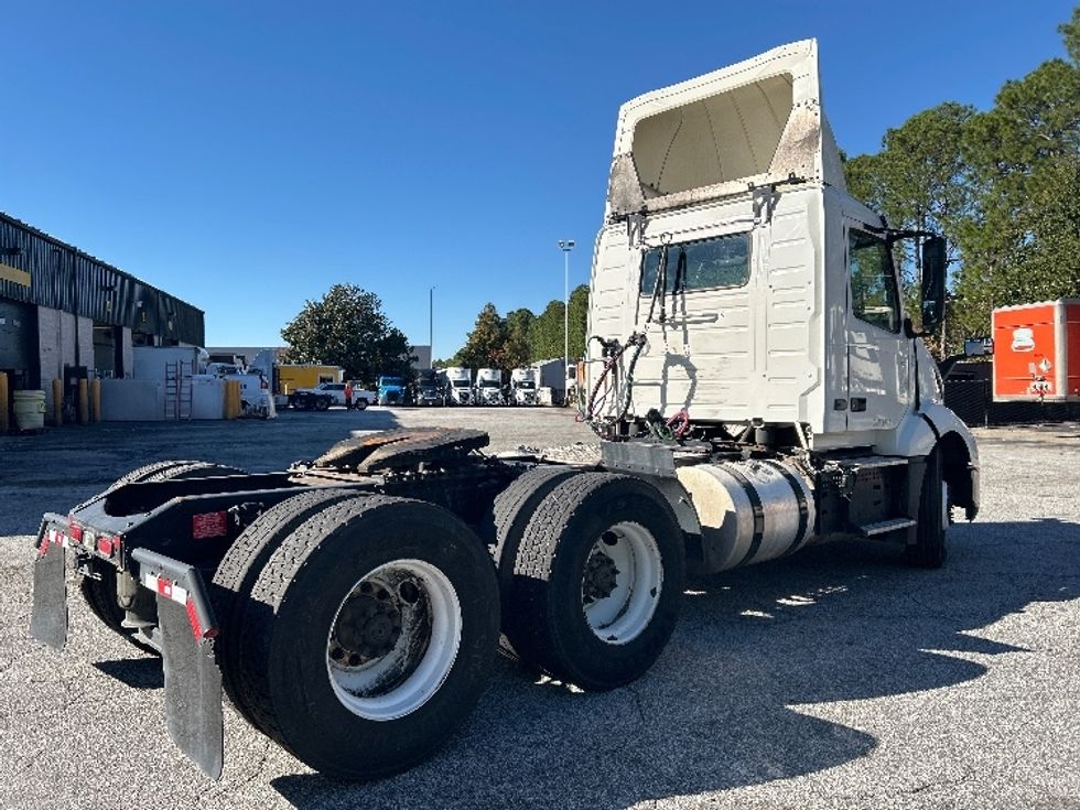 Day Cab Tractor-Heavy Duty Tractors-Volvo-2019-VNL64T300-Lexington-SC-499,094\n\t\tmiles-$ 36,750 - Image 7