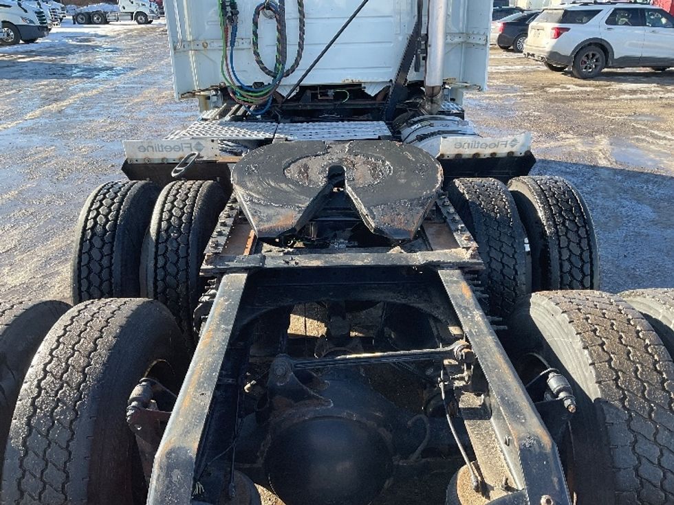 Day Cab Tractor-Heavy Duty Tractors-Volvo-2019-VNL64T300-Londonderry-NH-262,411\n\t\tmiles-$ 43,000 - Image 6