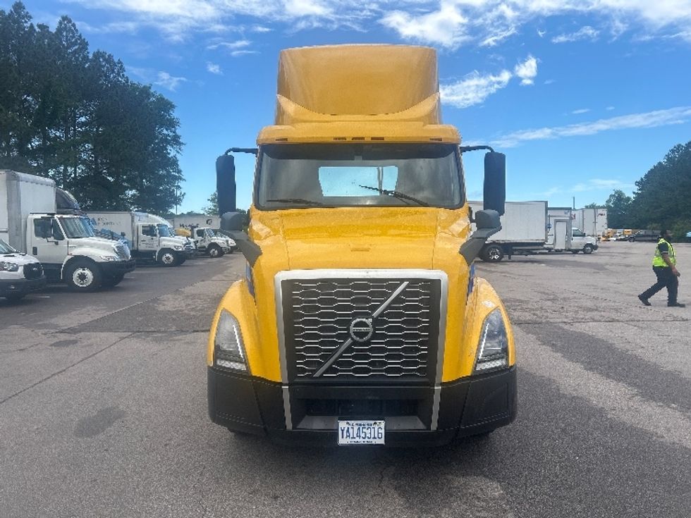 Day Cab Tractor-Heavy Duty Tractors-Volvo-2019-VNL64T300-Mebane-NC-235,525\n\t\tmiles-$ 50,250 - Image 2