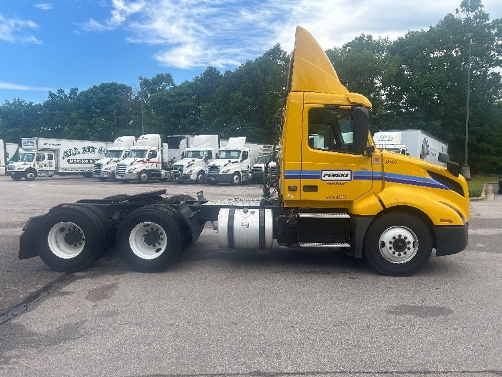 Day Cab Tractor-Heavy Duty Tractors-Volvo-2019-VNL64T300-Mebane-NC-235,525\n\t\tmiles-$ 50,250 - Image 8