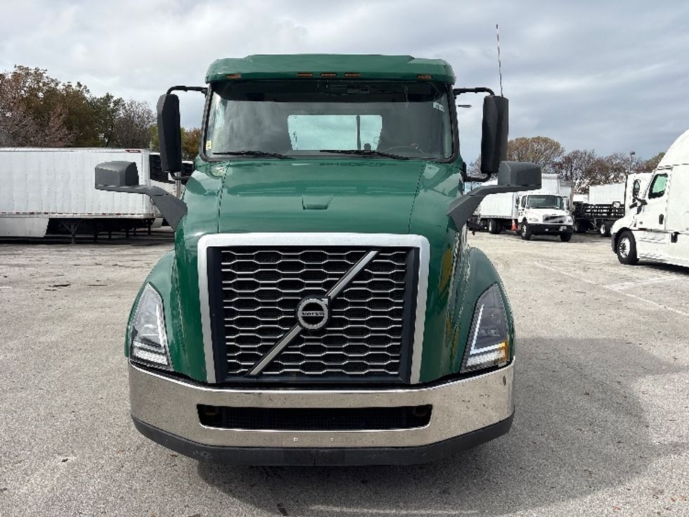 Day Cab Tractor-Heavy Duty Tractors-Volvo-2019-VNL64T300-Medley-FL-263,029\n\t\tmiles-$ 43,750 - Image 2