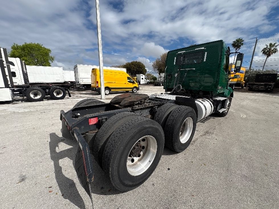 Day Cab Tractor-Heavy Duty Tractors-Volvo-2019-VNL64T300-Medley-FL-263,029\n\t\tmiles-$ 43,750 - Image 7