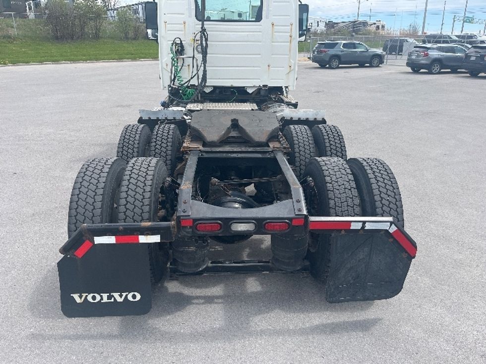 Day Cab Tractor-Heavy Duty Tractors-Volvo-2019-VNL64T300-Mississauga-ON-318,529\n\t\tkm-$ 67,500 - Image 6