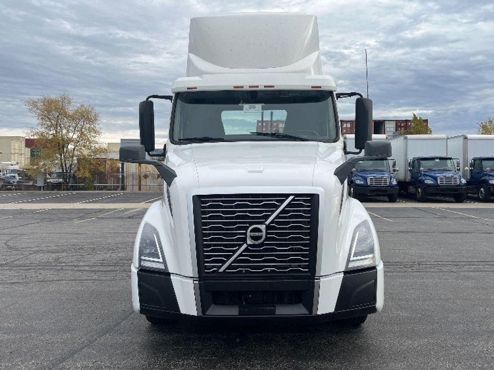 Day Cab Tractor-Heavy Duty Tractors-Volvo-2019-VNL64T300-Mississauga-ON-532,937\n\t\tkm-$ 61,000 - Image 2