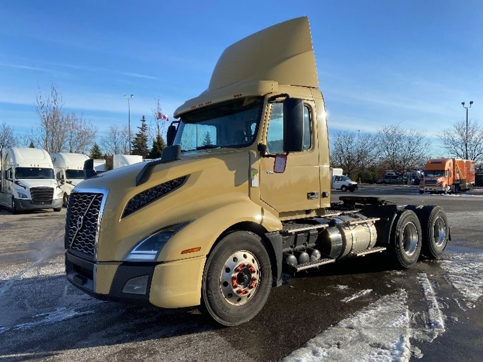 Day Cab Tractor-Heavy Duty Tractors-Volvo-2019-VNL64T300-Mississauga-ON-553,838\n\t\tkm-$ 55,500 - Image 3