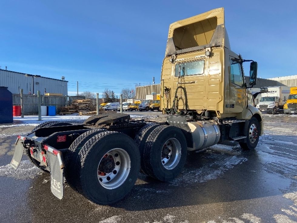 Day Cab Tractor-Heavy Duty Tractors-Volvo-2019-VNL64T300-Mississauga-ON-553,838\n\t\tkm-$ 55,500 - Image 7