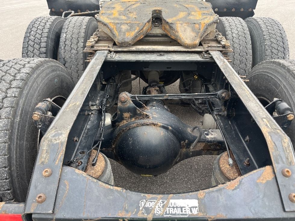 Day Cab Tractor-Heavy Duty Tractors-Volvo-2019-VNL64T300-Mississauga-ON-572,684\n\t\tkm-$ 57,500 - Image 6