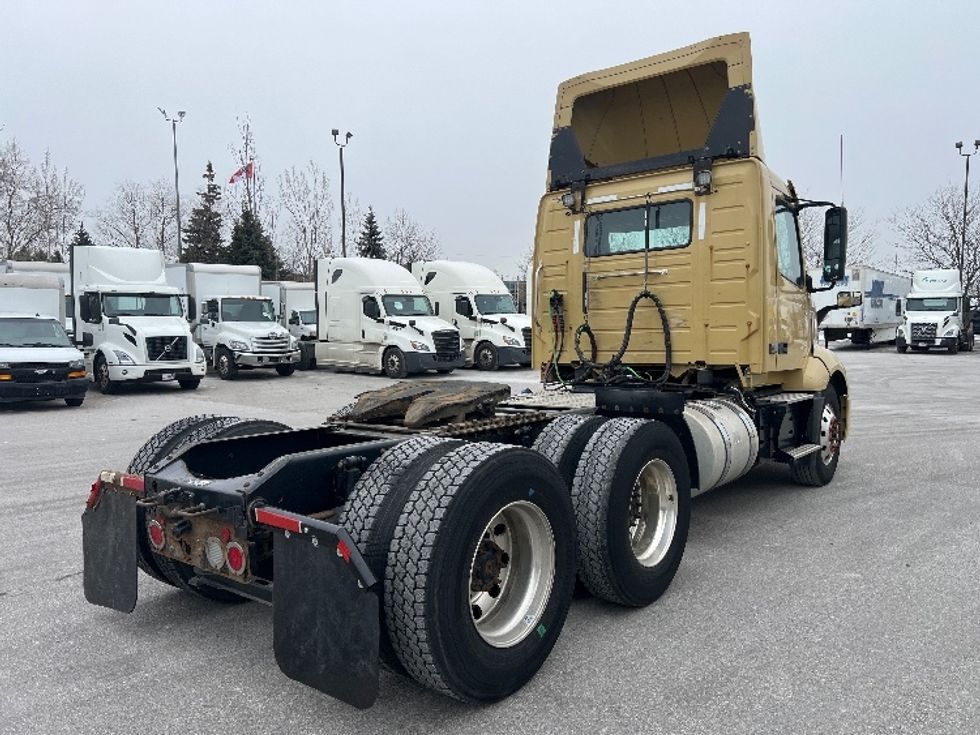 Day Cab Tractor-Heavy Duty Tractors-Volvo-2019-VNL64T300-Mississauga-ON-572,684\n\t\tkm-$ 57,500 - Image 7