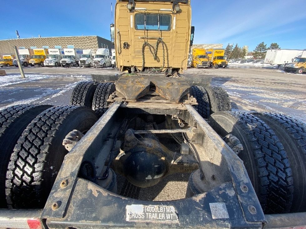 Day Cab Tractor-Heavy Duty Tractors-Volvo-2019-VNL64T300-Mississauga-ON-643,027\n\t\tkm-$ 52,500 - Image 6