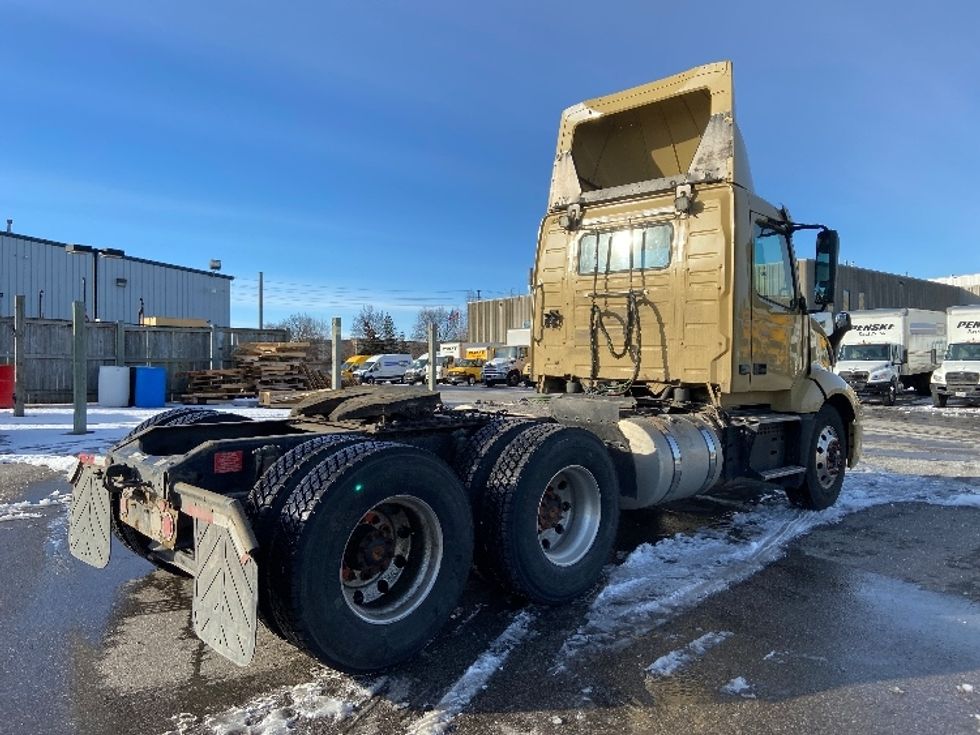 Day Cab Tractor-Heavy Duty Tractors-Volvo-2019-VNL64T300-Mississauga-ON-643,027\n\t\tkm-$ 52,500 - Image 7