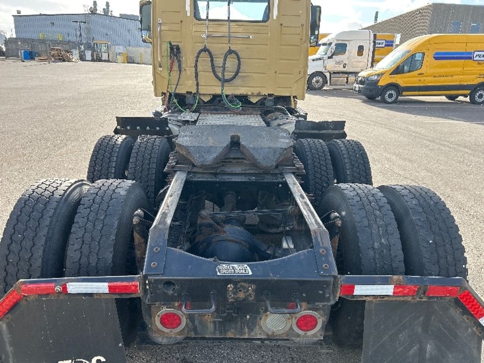 Day Cab Tractor-Heavy Duty Tractors-Volvo-2019-VNL64T300-Mississauga-ON-675,541\n\t\tkm-$ 52,750 - Image 6