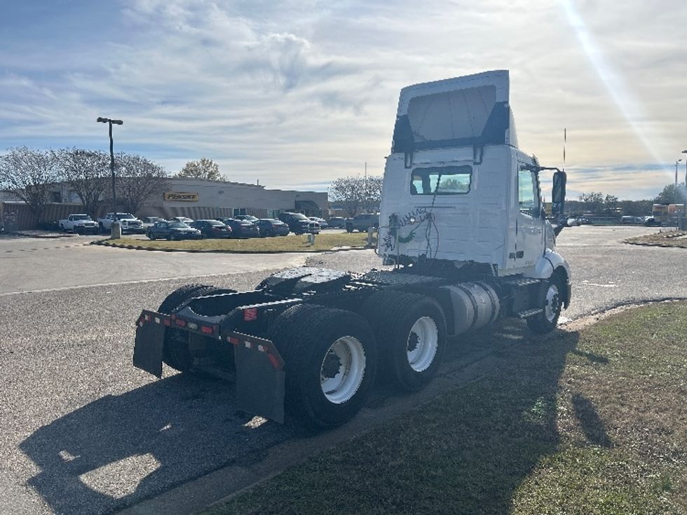 Day Cab Tractor-Heavy Duty Tractors-Volvo-2019-VNL64T300-Montgomery-AL-490,910\n\t\tmiles-$ 37,500 - Image 7