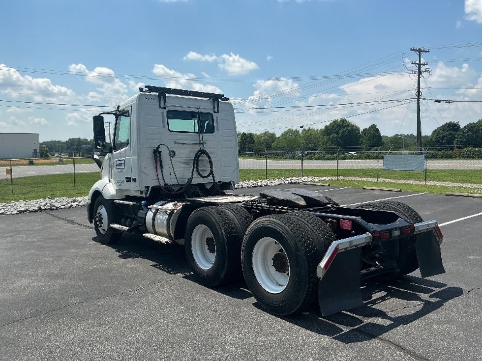 Day Cab Tractor-Heavy Duty Tractors-Volvo-2019-VNL64T300-Morrisville-NC-440,724\n\t\tmiles-$ 39,750 - Image 5