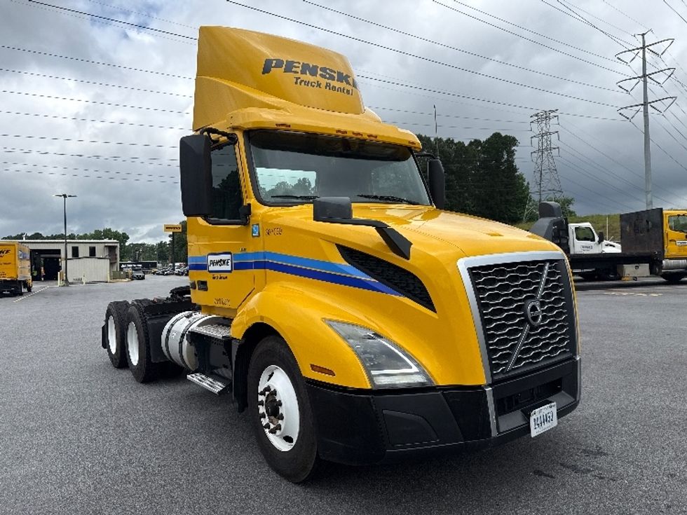 Day Cab Tractor-Heavy Duty Tractors-Volvo-2019-VNL64T300-Norcross-GA-108,963\n\t\tmiles-$ 58,750 - Image 1