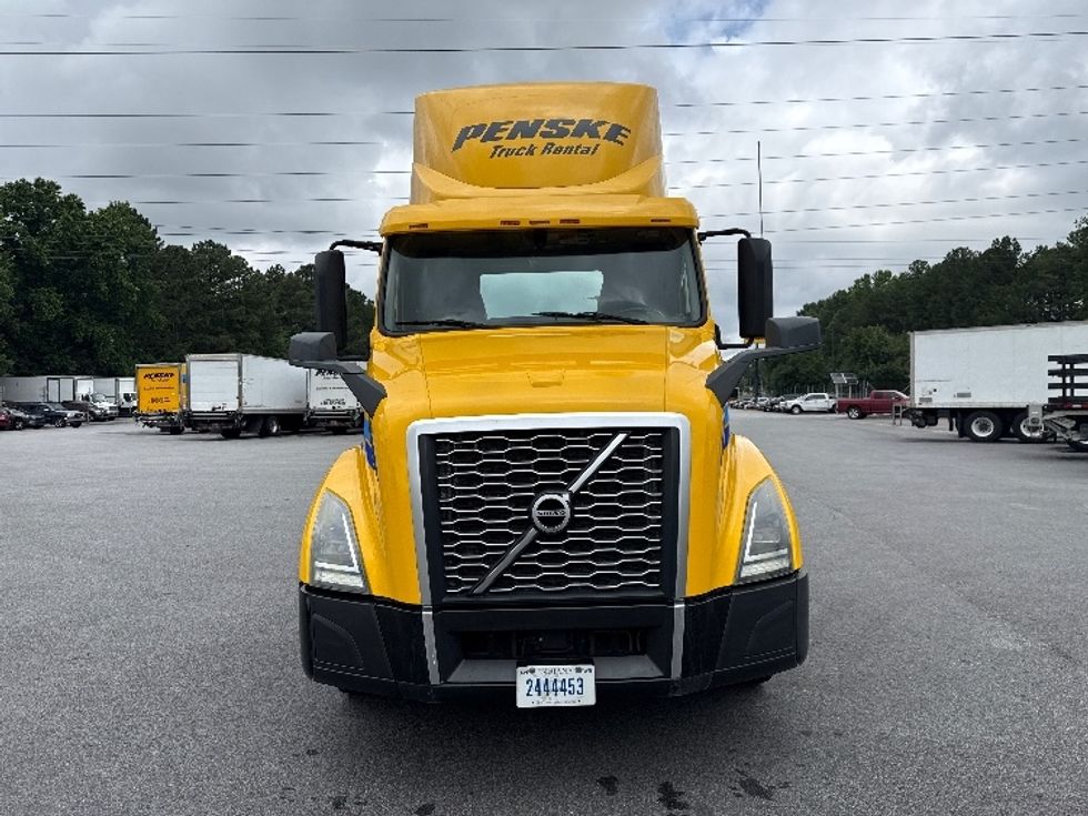 Day Cab Tractor-Heavy Duty Tractors-Volvo-2019-VNL64T300-Norcross-GA-108,963\n\t\tmiles-$ 58,750 - Image 2