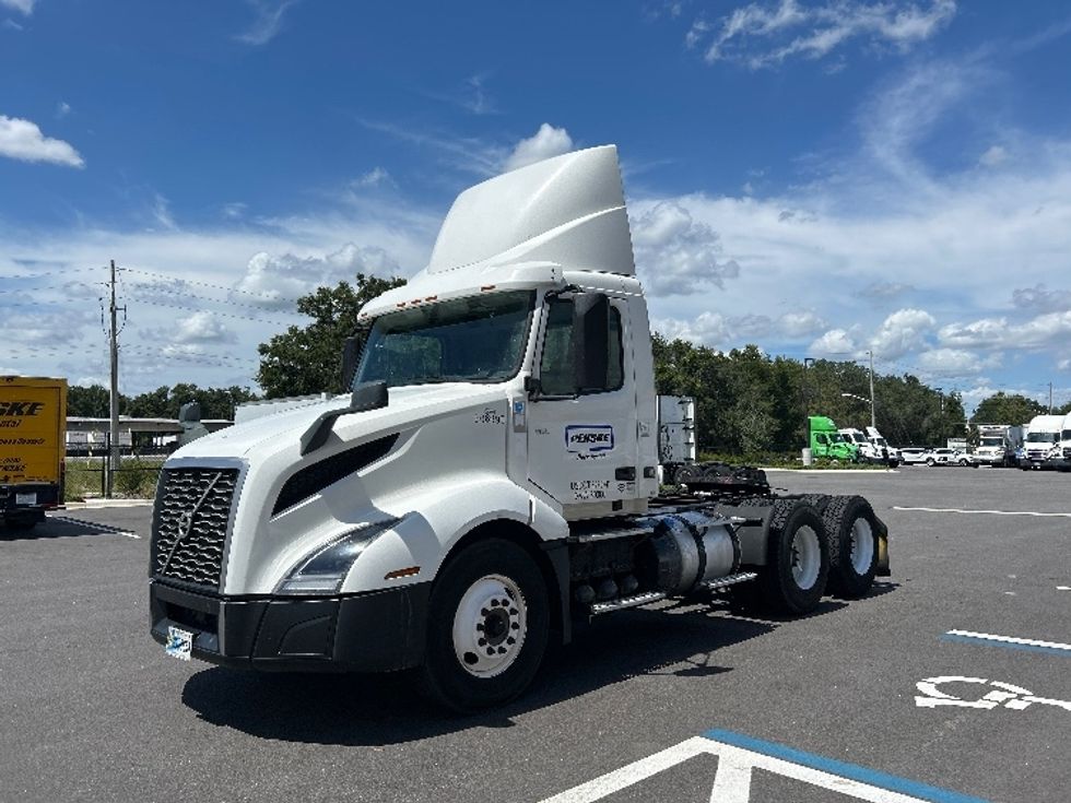 Day Cab Tractor-Heavy Duty Tractors-Volvo-2019-VNL64T300-Ocala-FL-275,754\n\t\tmiles-$ 53,000 - Image 3