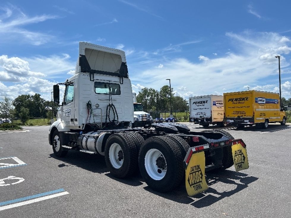 Day Cab Tractor-Heavy Duty Tractors-Volvo-2019-VNL64T300-Ocala-FL-275,754\n\t\tmiles-$ 53,000 - Image 5