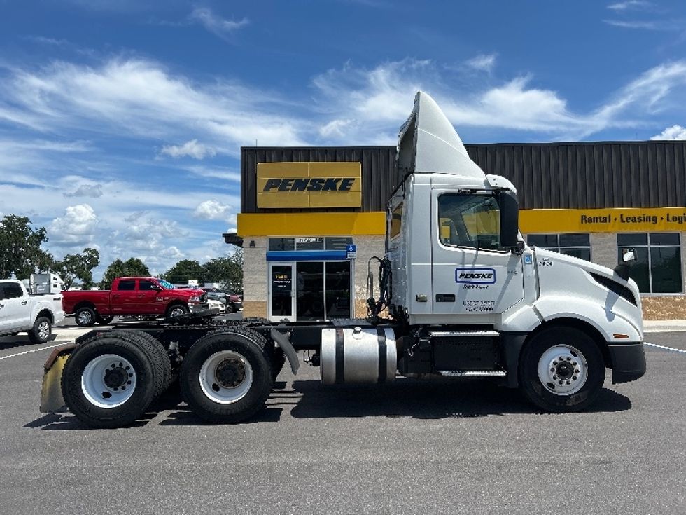Day Cab Tractor-Heavy Duty Tractors-Volvo-2019-VNL64T300-Ocala-FL-275,754\n\t\tmiles-$ 53,000 - Image 8