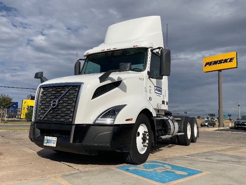 Day Cab Tractor-Heavy Duty Tractors-Volvo-2019-VNL64T300-Oklahoma City-OK-523,269\n\t\tmiles-$ 45,250 - Image 3