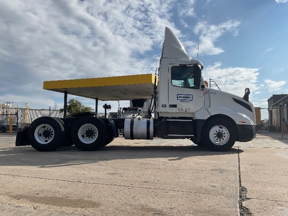 Day Cab Tractor-Heavy Duty Tractors-Volvo-2019-VNL64T300-Oklahoma City-OK-523,269\n\t\tmiles-$ 45,250 - Image 8