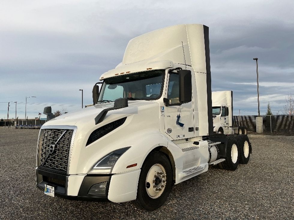 Day Cab Tractor-Heavy Duty Tractors-Volvo-2019-VNL64T300-Pasco-WA-402,770\n\t\tmiles-$ 42,000 - Image 3