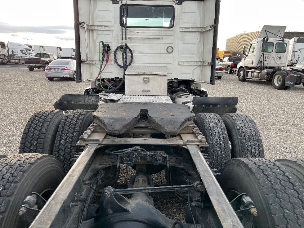 Day Cab Tractor-Heavy Duty Tractors-Volvo-2019-VNL64T300-Pasco-WA-402,770\n\t\tmiles-$ 42,000 - Image 6
