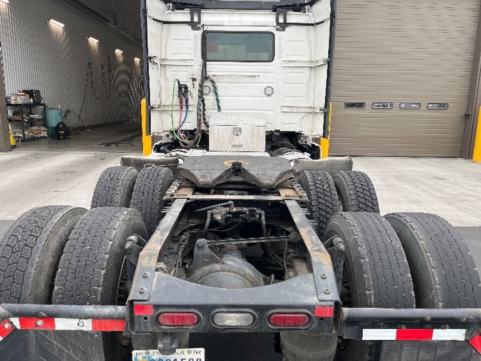 Day Cab Tractor-Heavy Duty Tractors-Volvo-2019-VNL64T300-Pasco-WA-462,134\n\t\tmiles-$ 38,750 - Image 6