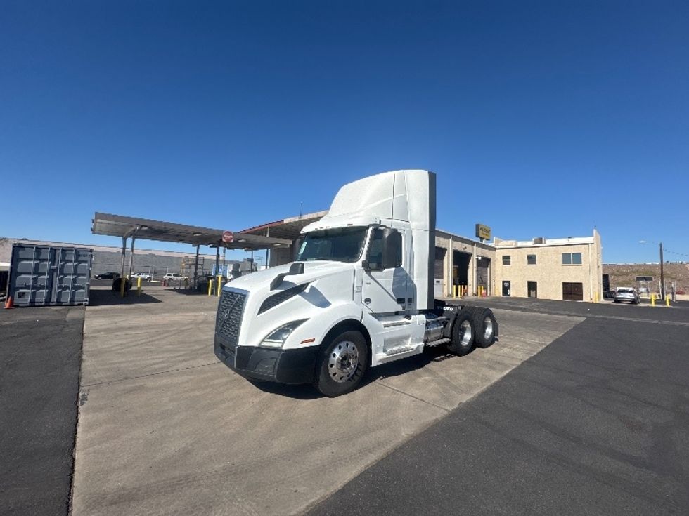 Day Cab Tractor-Heavy Duty Tractors-Volvo-2019-VNL64T300-Phoenix-AZ-467,968\n\t\tmiles-$ 40,500 - Image 3