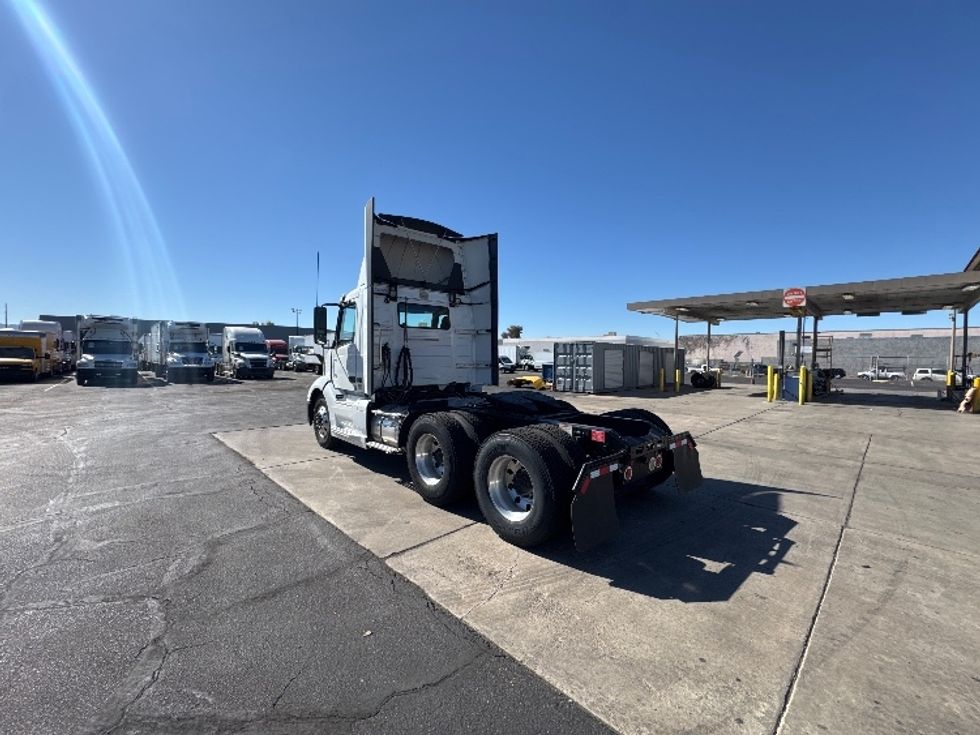 Day Cab Tractor-Heavy Duty Tractors-Volvo-2019-VNL64T300-Phoenix-AZ-467,968\n\t\tmiles-$ 40,500 - Image 5