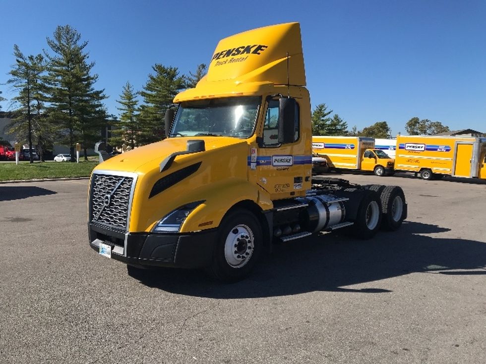 Day Cab Tractor-Heavy Duty Tractors-Volvo-2019-VNL64T300-Piqua-OH-435,251\n\t\tmiles-$ 47,500 - Image 3