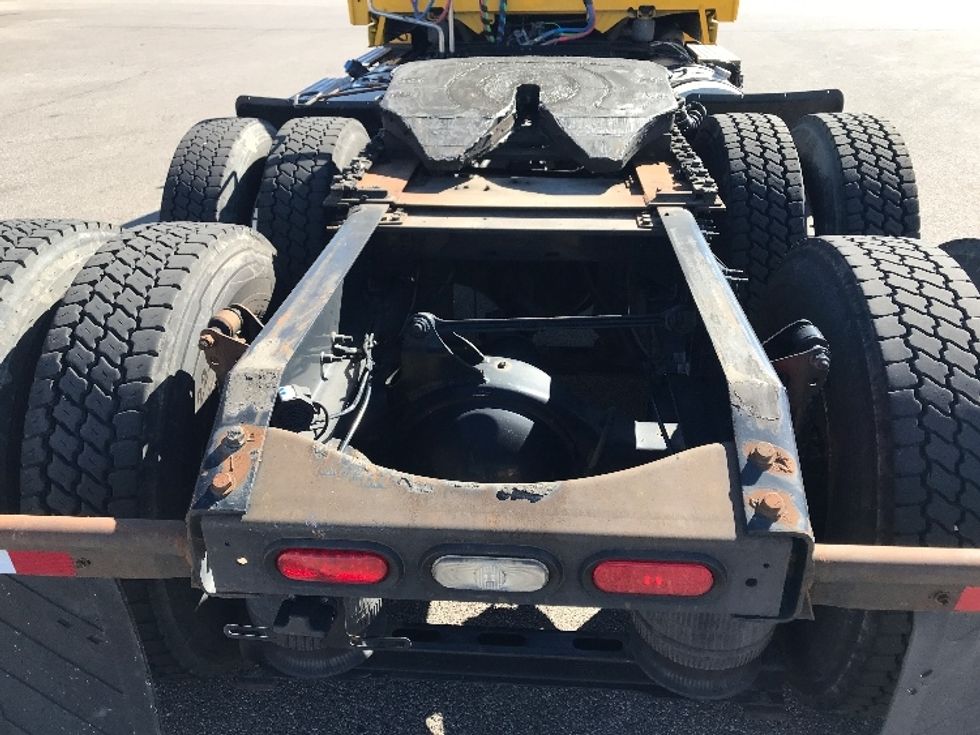 Day Cab Tractor-Heavy Duty Tractors-Volvo-2019-VNL64T300-Piqua-OH-435,251\n\t\tmiles-$ 47,500 - Image 6