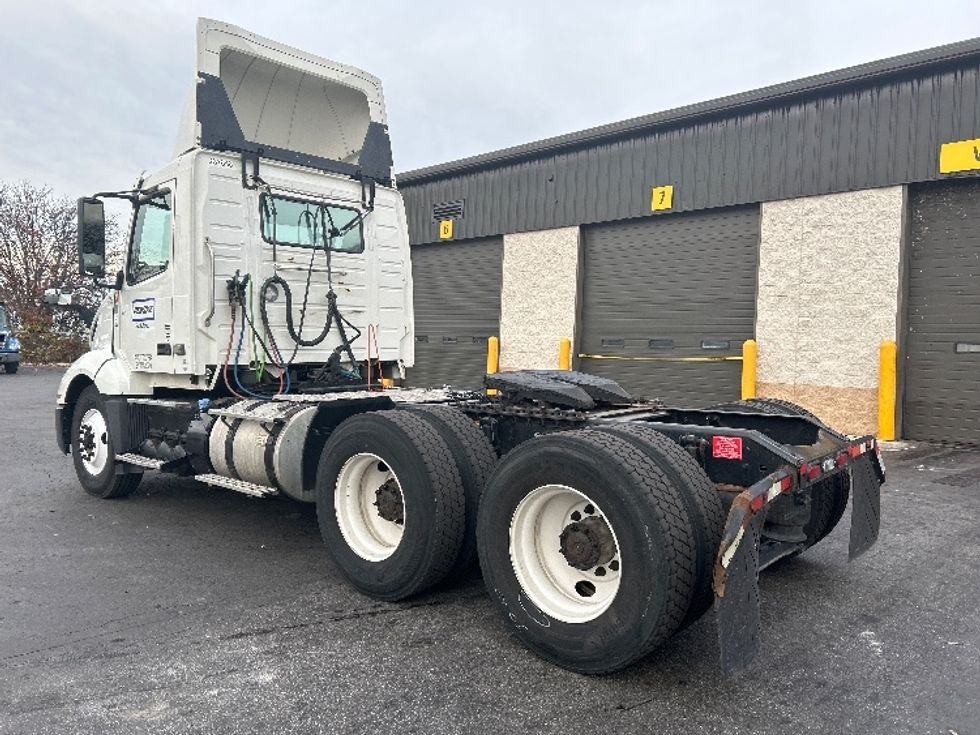 Day Cab Tractor-Heavy Duty Tractors-Volvo-2019-VNL64T300-Pittsburgh-PA-455,868\n\t\tmiles-$ 44,500 - Image 5