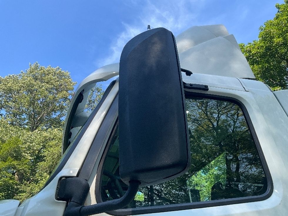 Day Cab Tractor-Heavy Duty Tractors-Volvo-2019-VNL64T300-Reading-PA-464,121\n\t\tmiles-$ 38,750 - Image 20