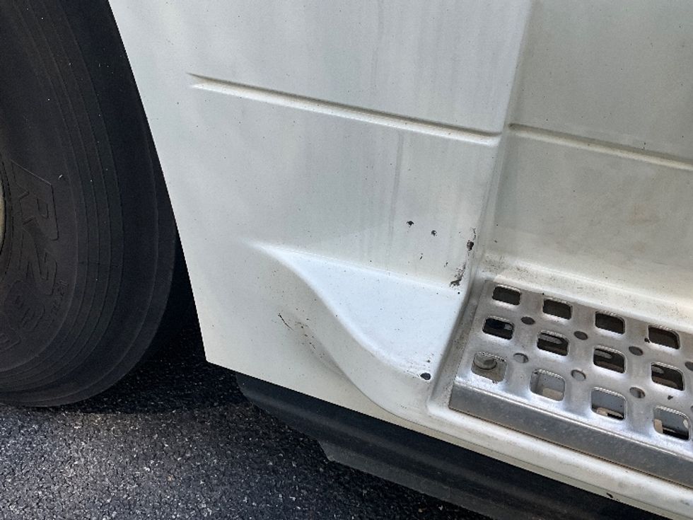 Day Cab Tractor-Heavy Duty Tractors-Volvo-2019-VNL64T300-Reading-PA-464,121\n\t\tmiles-$ 38,750 - Image 21