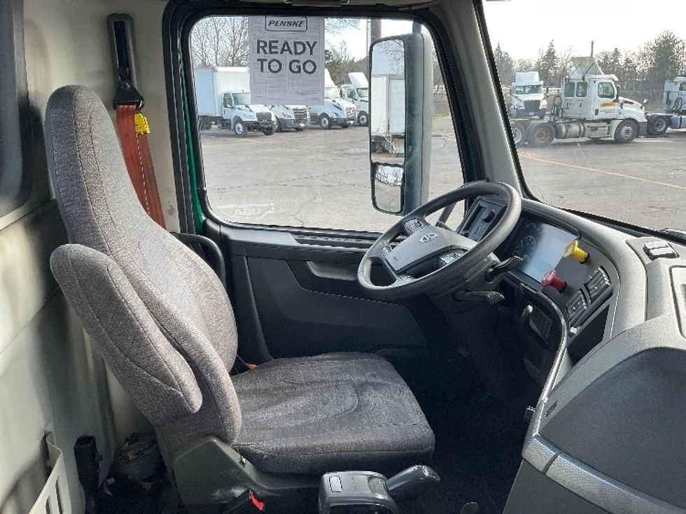 Day Cab Tractor-Heavy Duty Tractors-Volvo-2019-VNL64T300-Romulus-MI-336,791\n\t\tmiles-$ 44,250 - Image 14