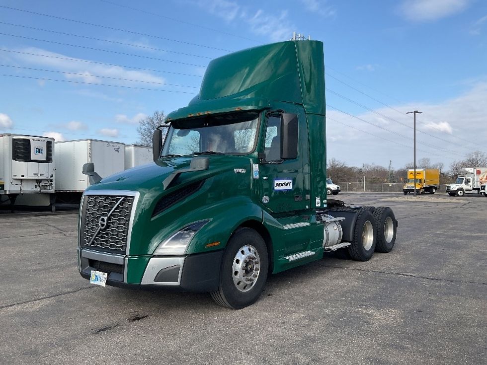 Day Cab Tractor-Heavy Duty Tractors-Volvo-2019-VNL64T300-Romulus-MI-336,791\n\t\tmiles-$ 44,250 - Image 3