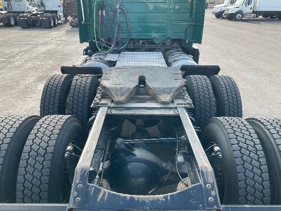 Day Cab Tractor-Heavy Duty Tractors-Volvo-2019-VNL64T300-Romulus-MI-336,791\n\t\tmiles-$ 44,250 - Image 6