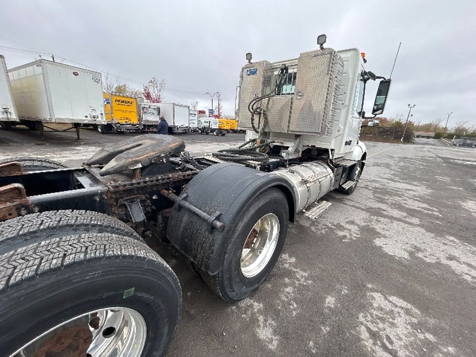 Day Cab Tractor-Heavy Duty Tractors-Volvo-2019-VNL64T300-Saint Laurent-PQ-323,054\n\t\tkm-$ 71,000 - Image 17
